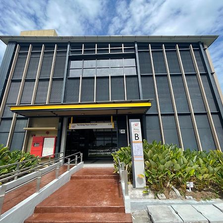 Qaiser Executive Stay East Lake Residence Kampong Bohol Εξωτερικό φωτογραφία